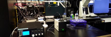 Microfluidic flow control system